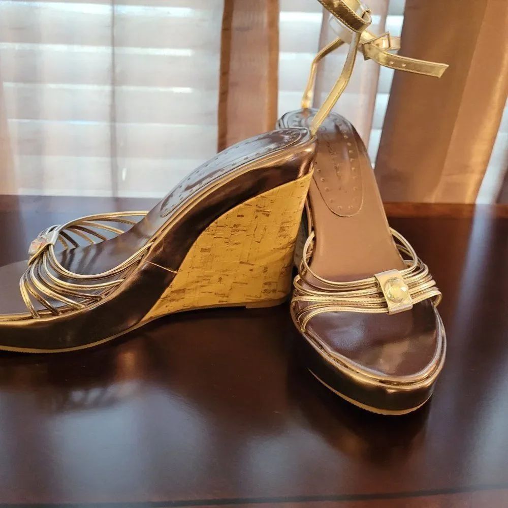 CARRINI WOMEN"S WEDGE STYLE  OPEN TOE  ANKLE STRAP SANDAL - Picture 6 of 16
